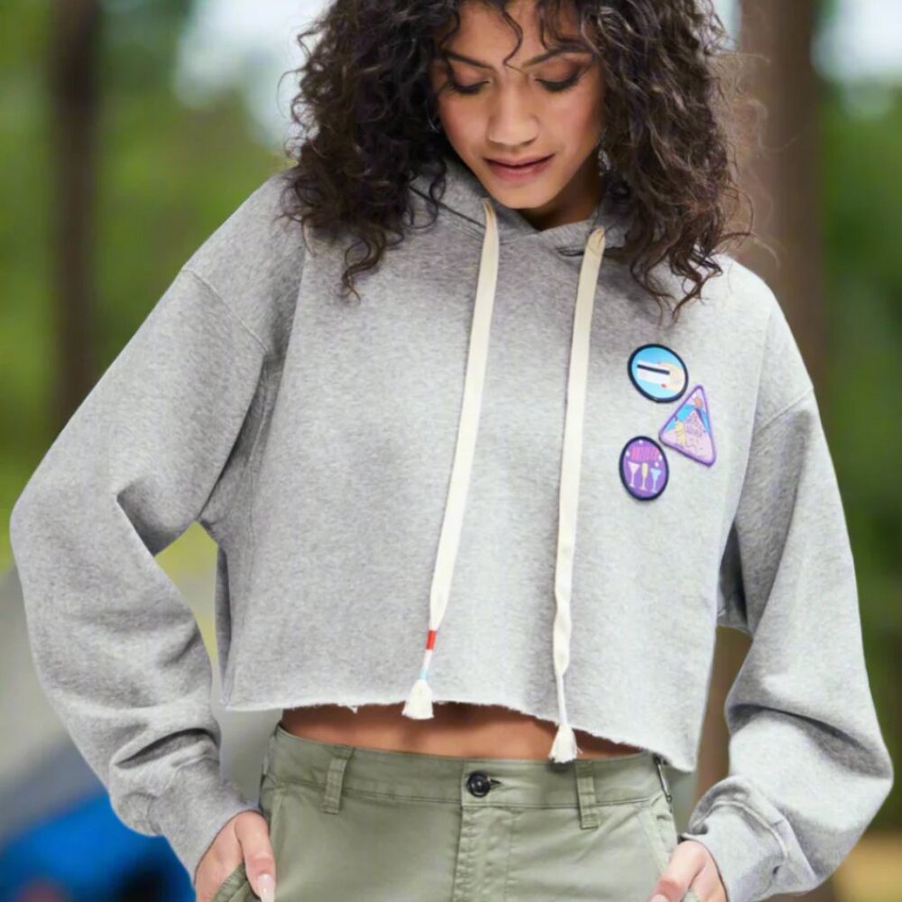 WILDFOX Merit Badges Harley Cropped Hooded Sweatshirt, Heather Grey XL NWT